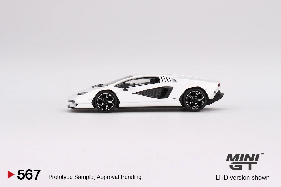 MiniGT #567 Lamborghini Countach LPI 800-4 Bianco Siderale